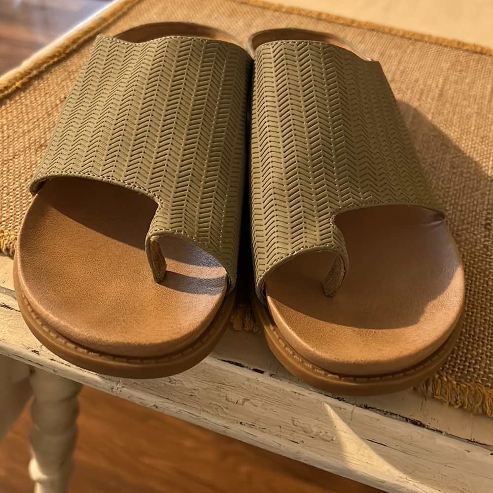 DrScholl’s Mules - Picture 5 of 6